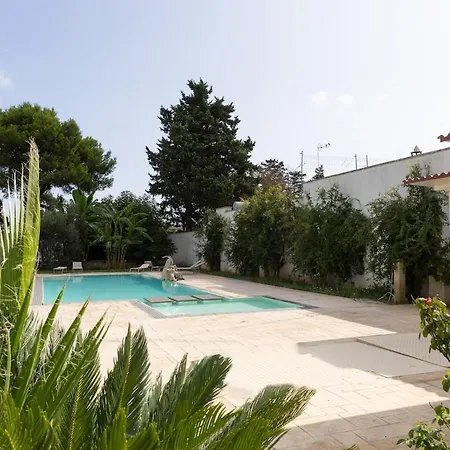 بيت ضيافة Il Giardino Di Ve' ليتشي